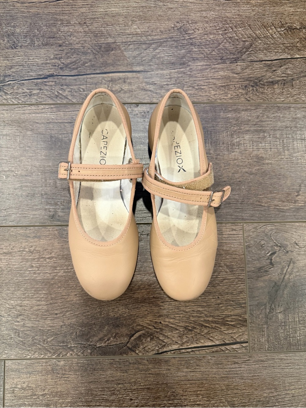 Capezio Tele Tone Tap Shoes Girls Size 2 M Tan Leather Mary Jane Dance Shoes - Picture 3 of 7